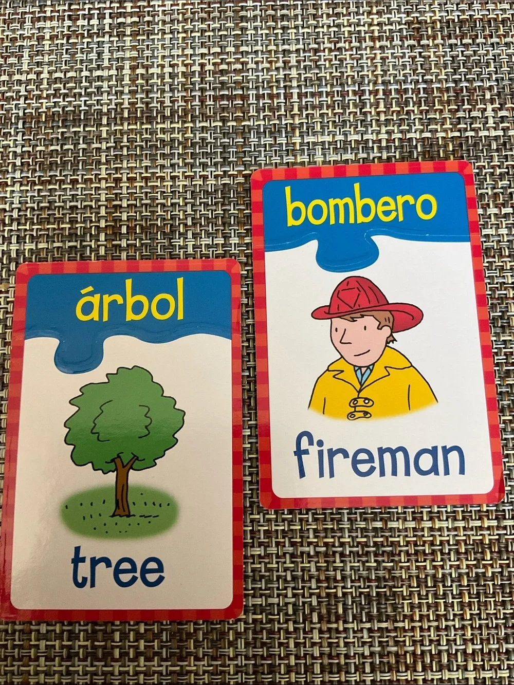 Spanish-English Kids Vocabulary Puzzle Cards - NWT